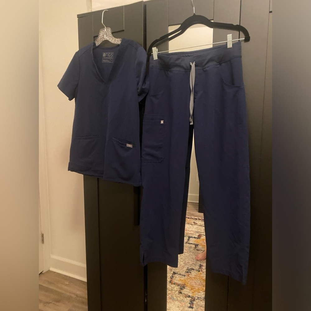 FIGS Navy Kade Scrub pants